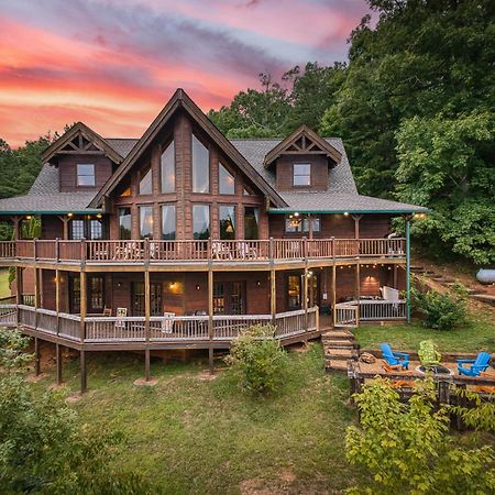 Sky High Lodge By Bk Stays. Large Cabin. Amazing Views. Game Room. Jacuzzi. Six Bedrooms. Sleeps 12 Blue Ridge Eksteriør bilde