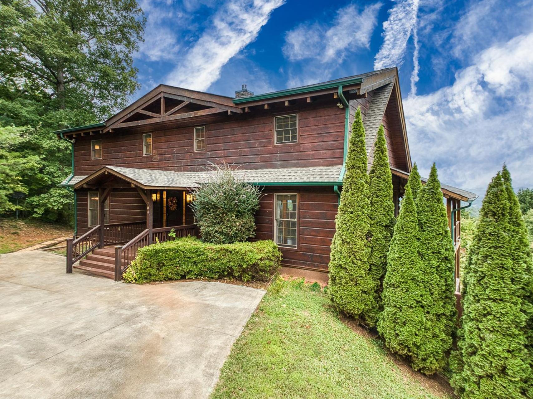Sky High Lodge By Bk Stays. Large Cabin. Amazing Views. Game Room. Jacuzzi. Six Bedrooms. Sleeps 12 Blue Ridge Eksteriør bilde