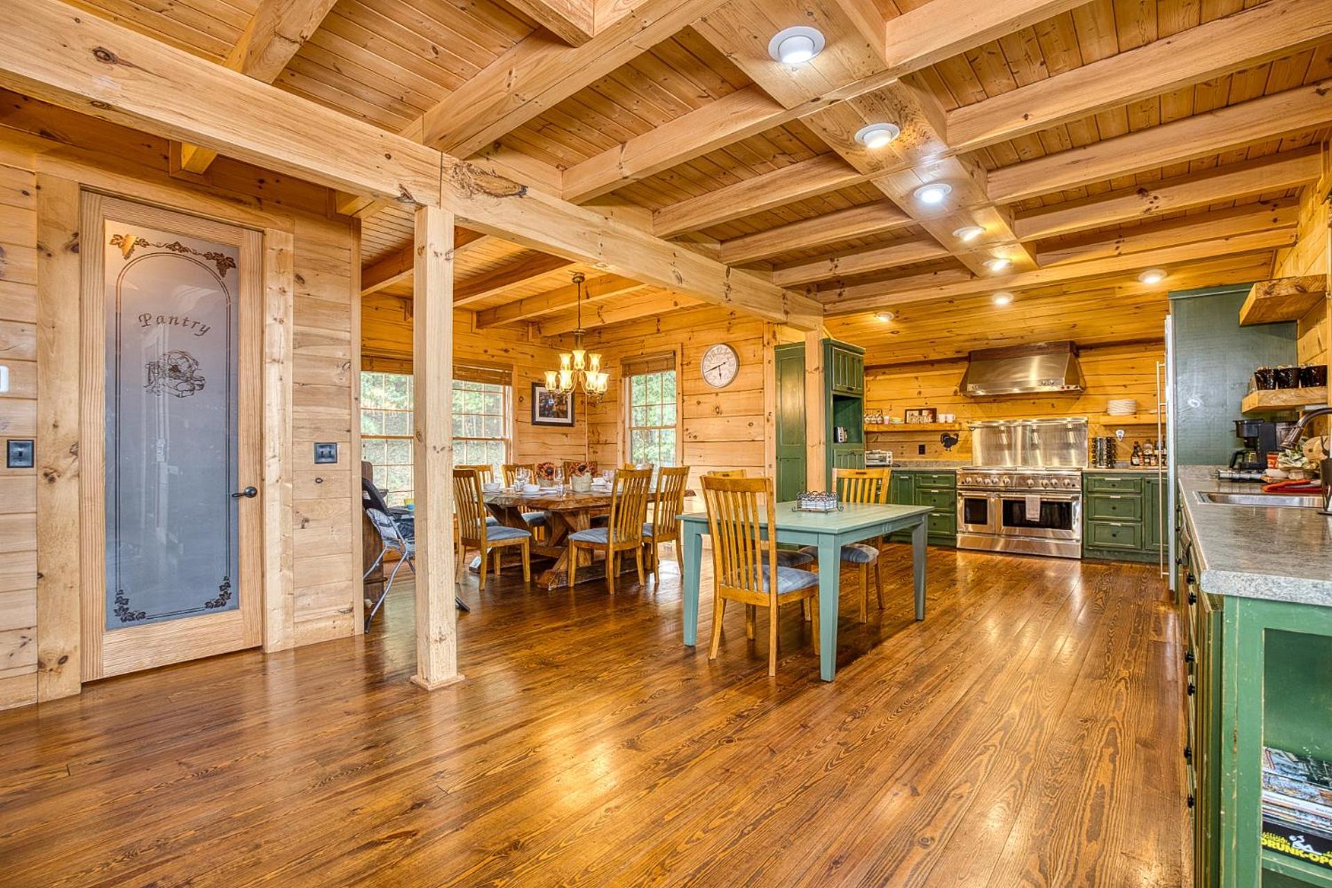 Sky High Lodge By Bk Stays. Large Cabin. Amazing Views. Game Room. Jacuzzi. Six Bedrooms. Sleeps 12 Blue Ridge Eksteriør bilde