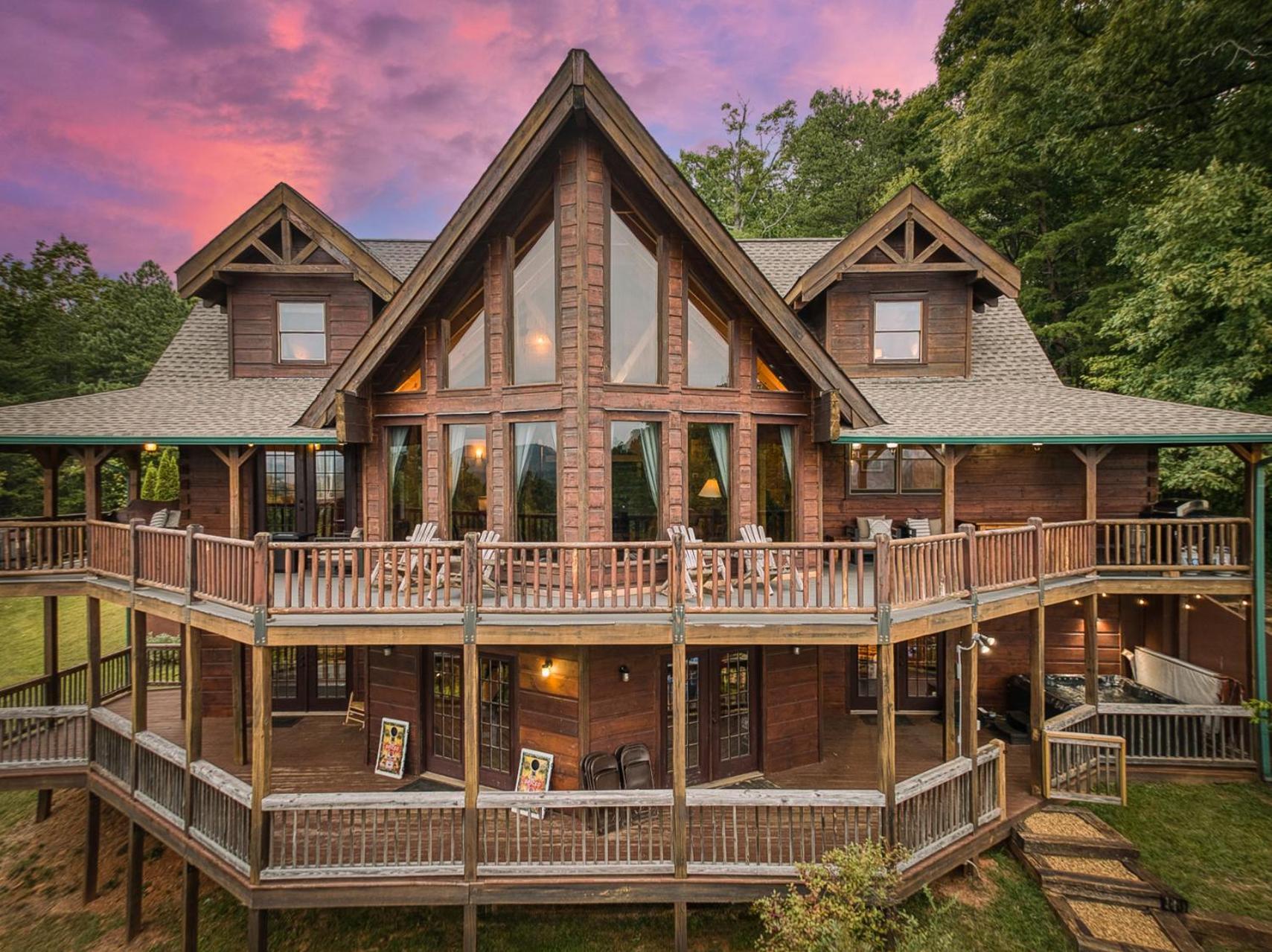 Sky High Lodge By Bk Stays. Large Cabin. Amazing Views. Game Room. Jacuzzi. Six Bedrooms. Sleeps 12 Blue Ridge Eksteriør bilde