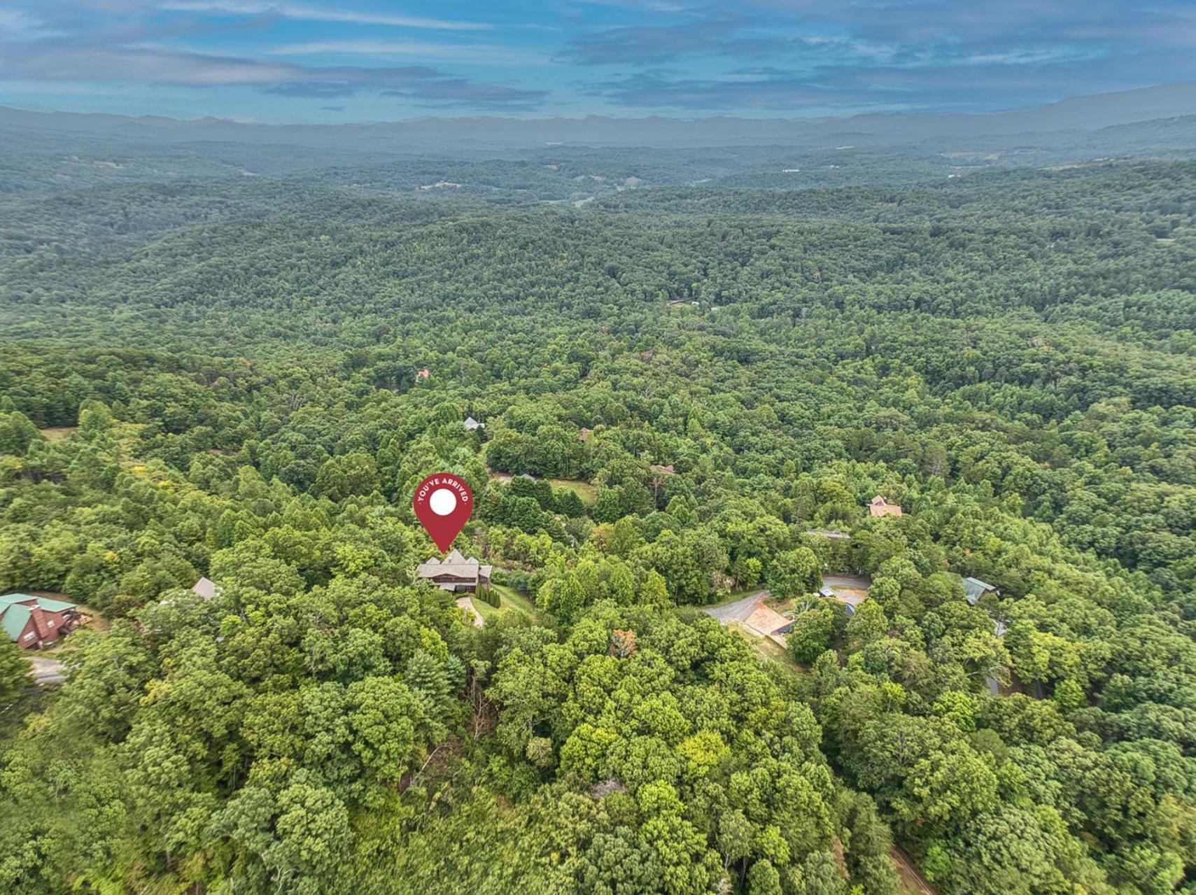Sky High Lodge By Bk Stays. Large Cabin. Amazing Views. Game Room. Jacuzzi. Six Bedrooms. Sleeps 12 Blue Ridge Eksteriør bilde