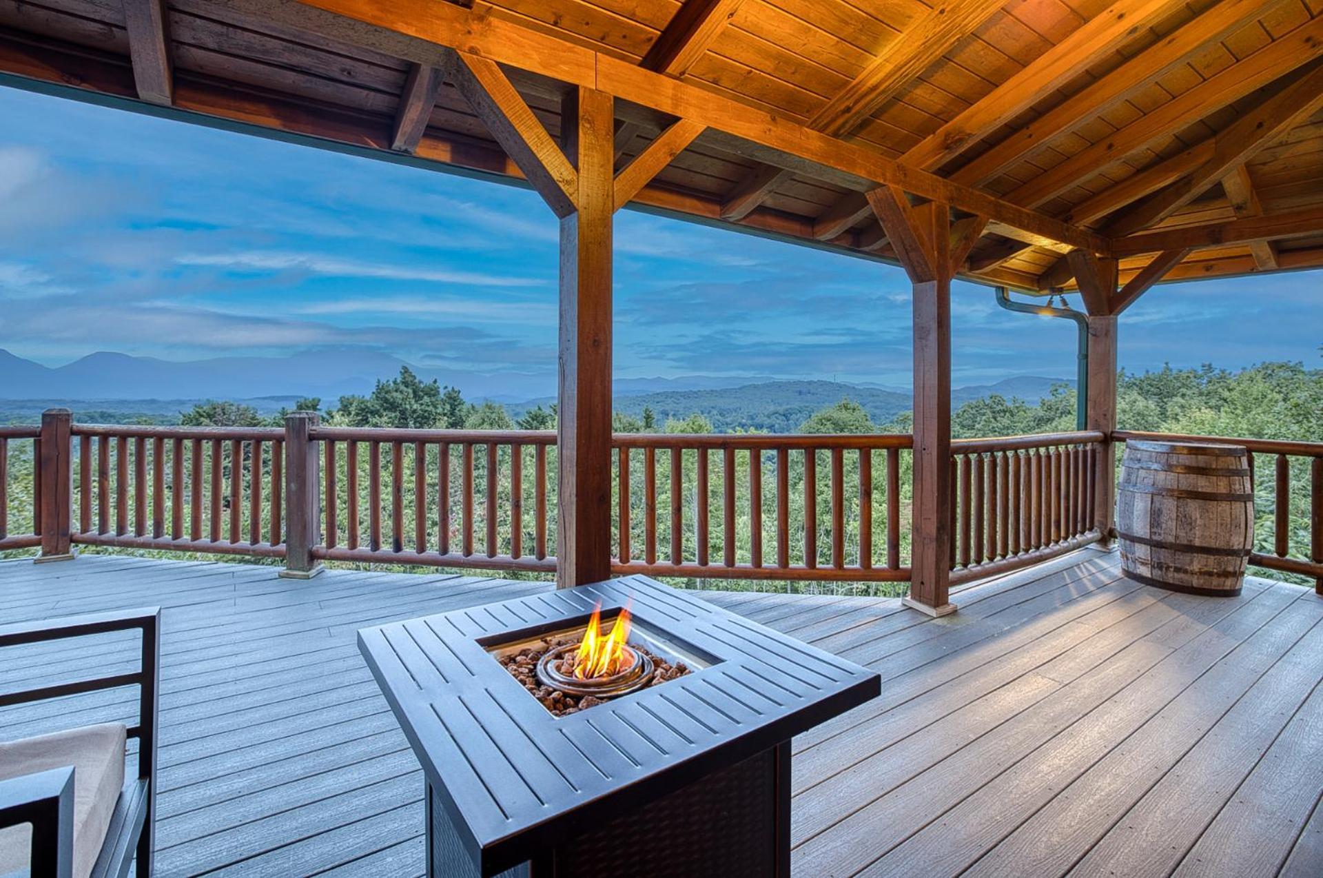 Sky High Lodge By Bk Stays. Large Cabin. Amazing Views. Game Room. Jacuzzi. Six Bedrooms. Sleeps 12 Blue Ridge Eksteriør bilde